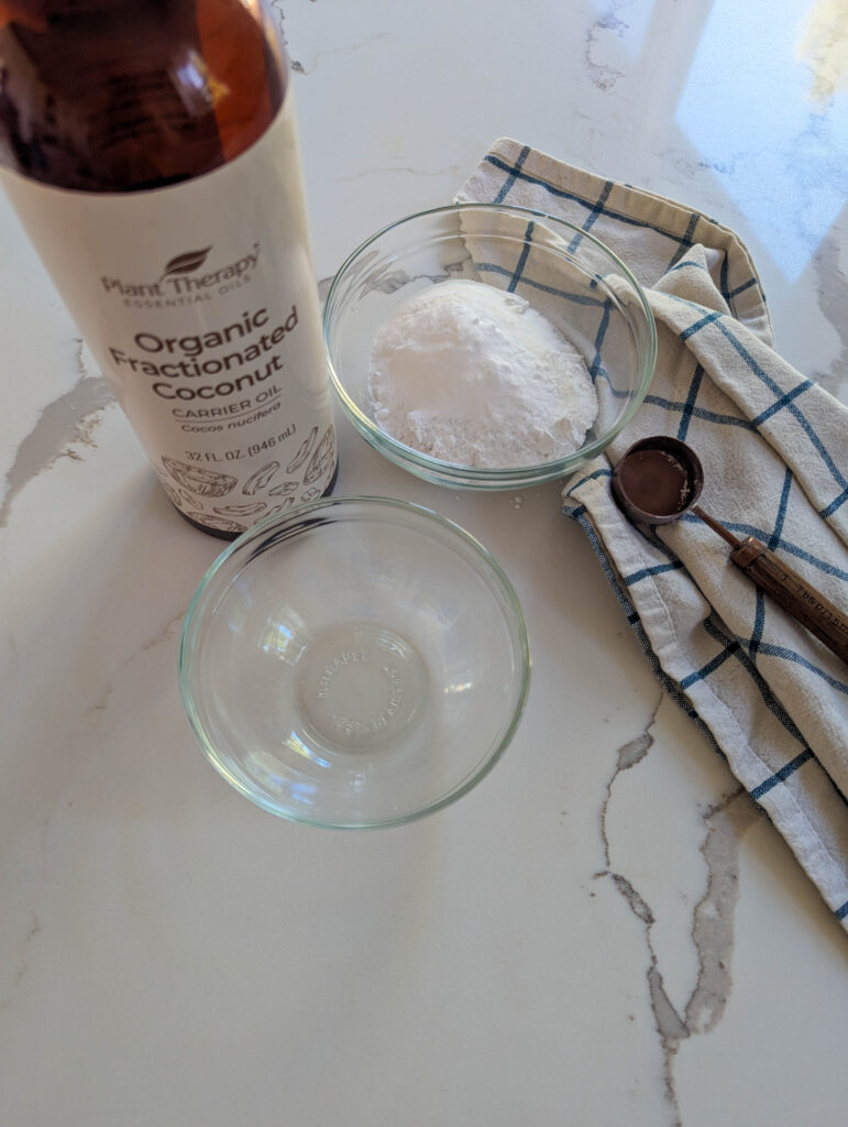 fractionated coconut oil with glass bowl