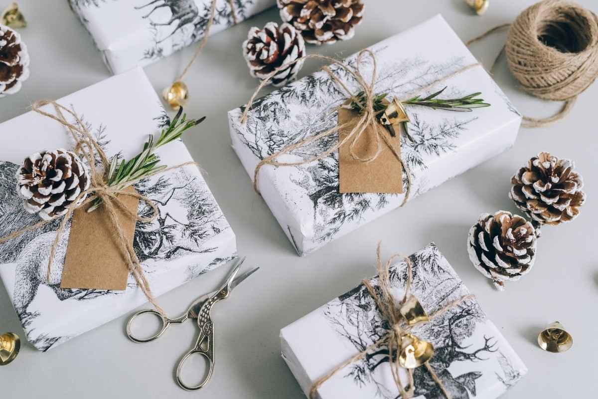 natural christmas gifts in white with pinecones